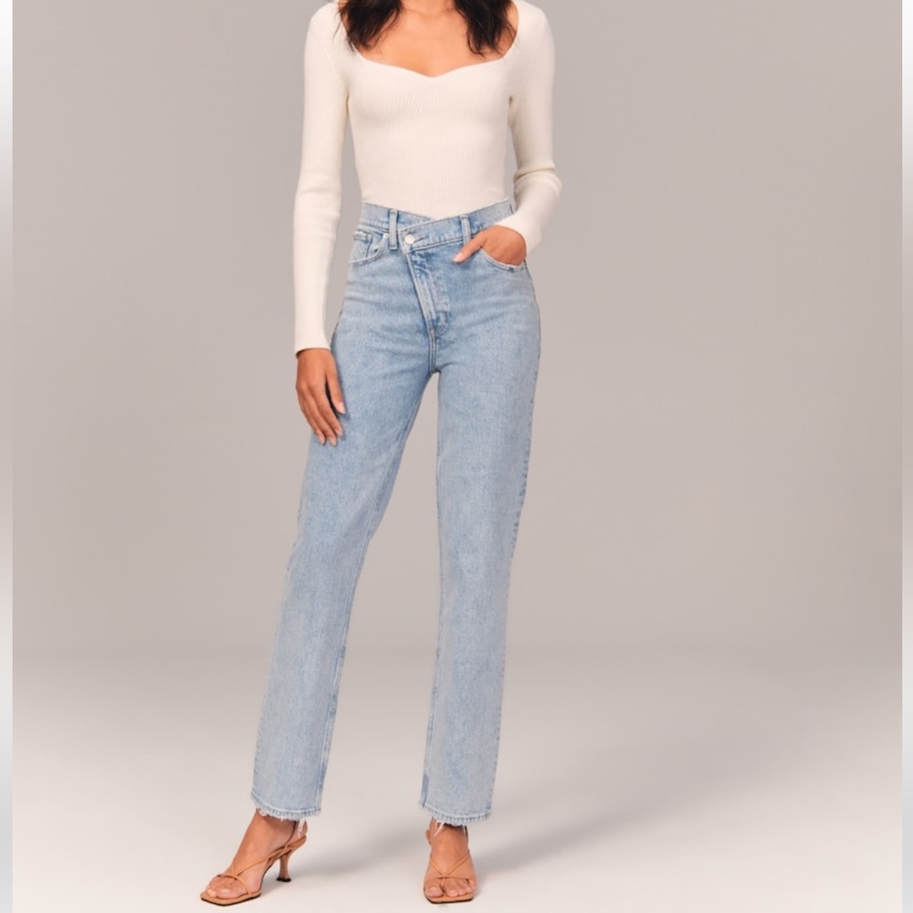 Abercrombie & Fitch Light Wash Straight Leg Jeans